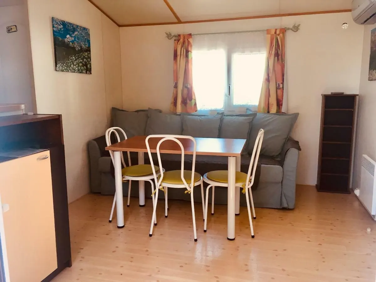 Mobilhome tout confort camping 4 étoiles L Ayguade Hyères